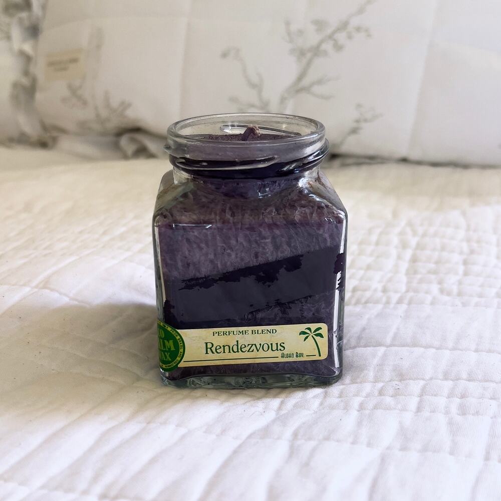Aloha Bay Rendezvous Jar Candle Purple Decorative Floral Scent Bergamot